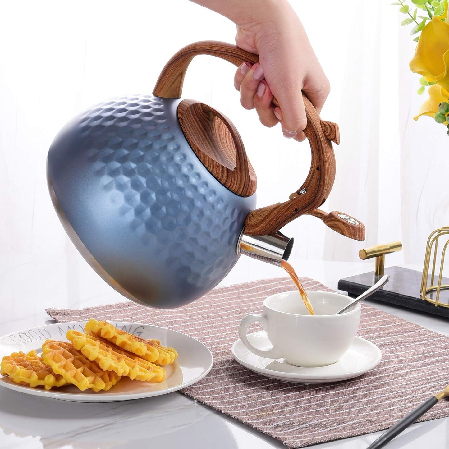 Blue Hammered Stainless Steel Teapot with Wooden Accents: A Harmony of Style, Function, and Innovation